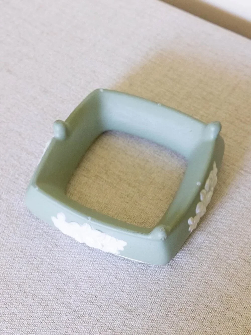 Medium Matte Green & Off-White Ceramic Jasperware Flower Arranger